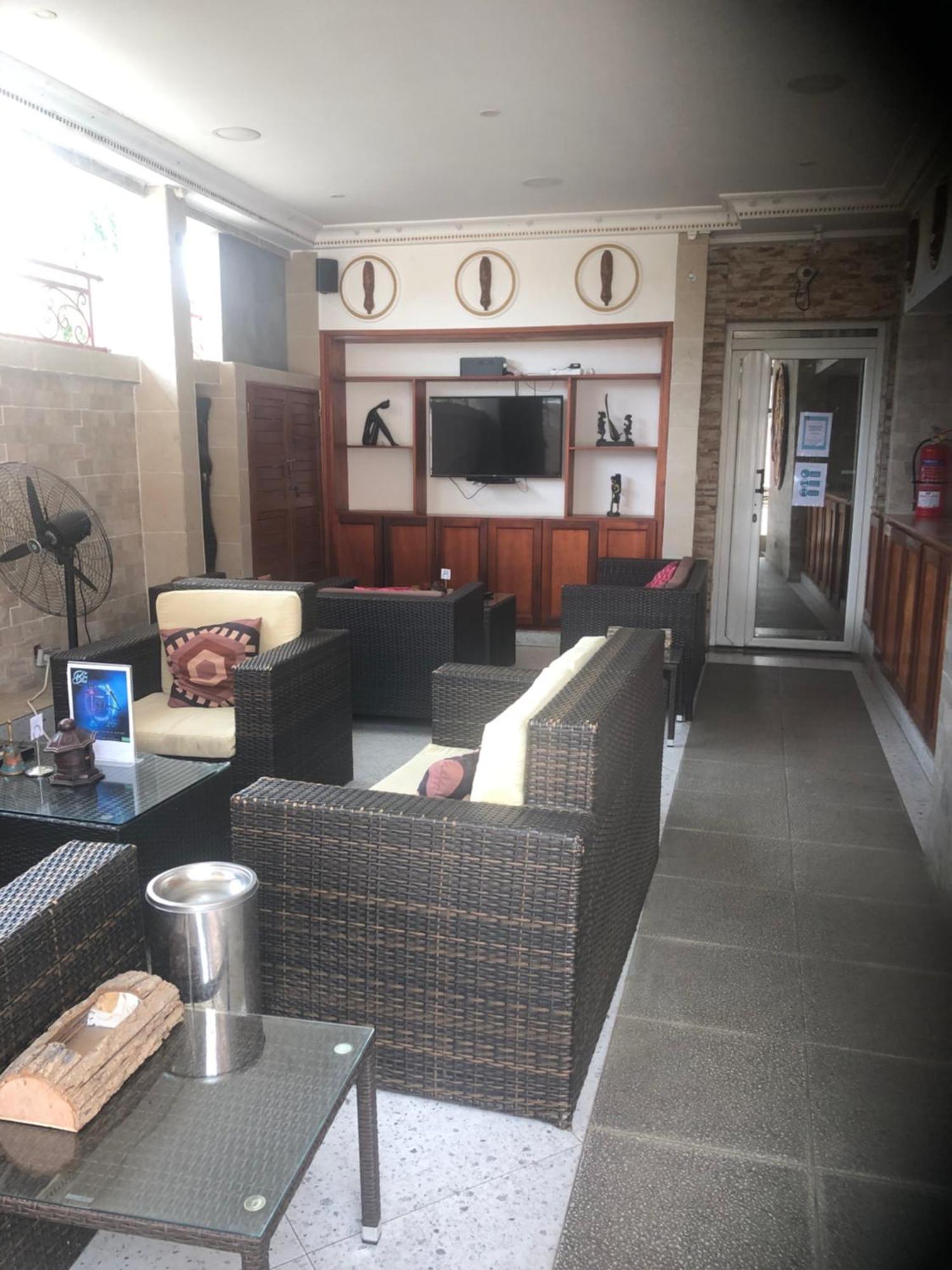 Residence Hoteliere Le Jomonia Libreville Bagian luar foto