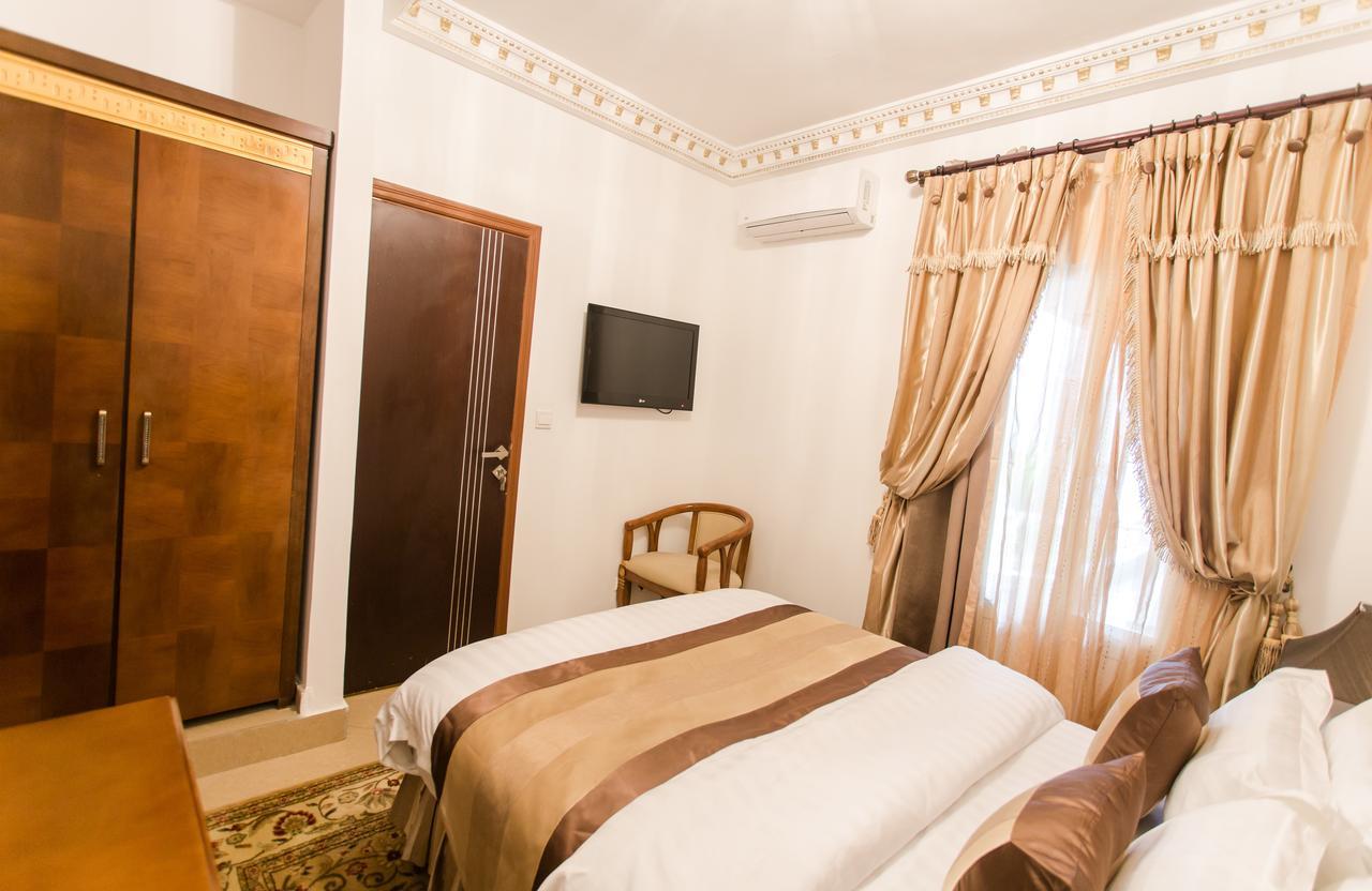 Residence Hoteliere Le Jomonia Libreville Bagian luar foto
