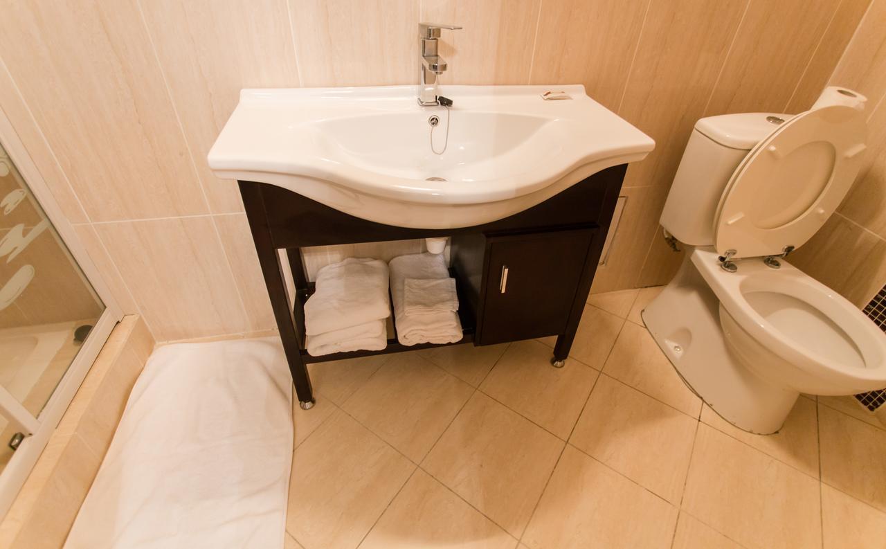 Residence Hoteliere Le Jomonia Libreville Bagian luar foto