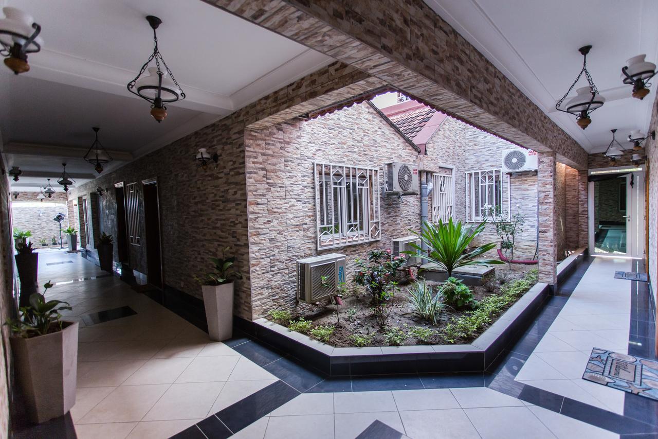 Residence Hoteliere Le Jomonia Libreville Bagian luar foto
